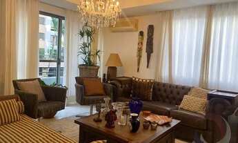 Imagem 3: Apartamento para venda tem 146 metros quadrados com 2 quartos em Centro - Florianópolis