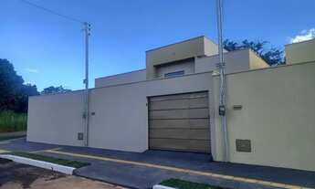 Imagem 3: Casa 2 Quartos de Esquina com 1 suíte, blindex, quintal grande, Preço abaixo do mercado