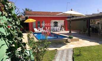 Imagem: Casa com piscina a venda em Itanhaém