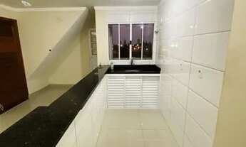 Imagem 5: Sobrado com 2 Dormitórios, Suíte e Sacada em Condomínio no Esmeralda, 200 Metros da Pista