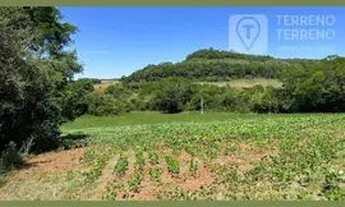 Imagem 2: Terra com galpão e estrebaria
