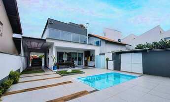 Imagem: Sobrado à 50 m da praia alto padrão, com