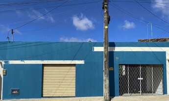 Imagem 2: Casa 2/4 com ponto comercial - Ao lado da Moema Tinoco