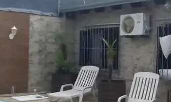 Imagem: Casa no bairro Restinga com piscina com