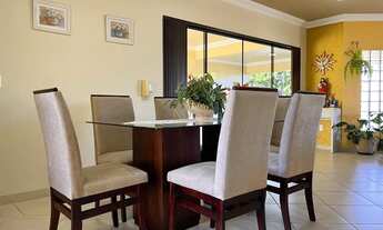 Imagem 7: Casa mobiliada com 3 suítes, piscina e 4 vagas Centro de Torres