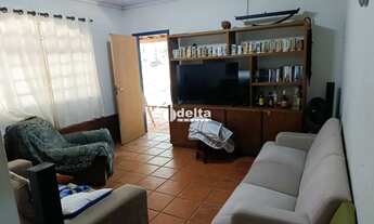 Imagem 3: Chácara com 4 quartos disponível para locação e venda no bairro Chácaras Oliveira em Uberl