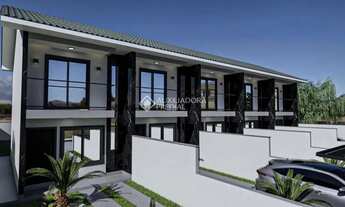 Imagem: Casa com amplo quintal e 2 dormitórios