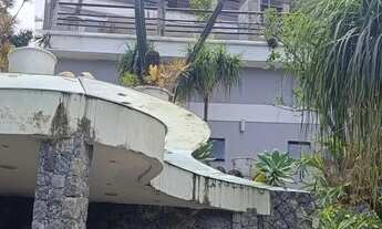 Imagem 2: Mansão Contemporânea em Piratininga: 4 Suítes, Suíte Master com Hidro e Lazer Completo