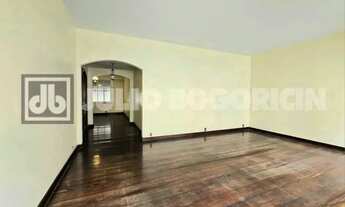 Imagem 5: Apartamento amplo, salão quatro quartos, suíte, dependência completa. Vaga de garagem