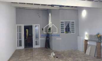 Imagem 2: Casa à venda com 03 dormitórios (sendo 01 suíte), área externa com churrasqueira no bairro