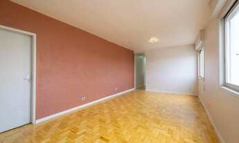 Imagem 3: Amplo apartamento para locação no Centro de Pelotas, com 3 dormitórios, sendo 1 suíte, 3 b