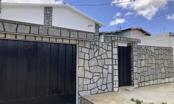 Imagem: Aluga-se ou vende- se uma casa no bairro