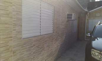 Imagem 2: Casa para Venda em Praia Grande, Canto do Forte, 4 dormitórios, 1 banheiro, 2 vagas