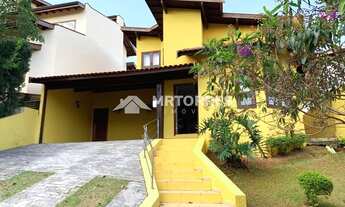 Imagem 2: Casa à venda no Condomínio Vivenda das Quaresmeiras em Valinhos, SP