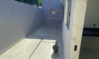 Imagem 7: Casa com piscina em meio terreno com 3 quartos, 1 suíte