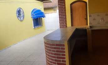 Imagem 6: Casa para aluguel e venda possui 300 metros quadrados com 3 quartos