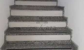 Imagem 5: Casa para aluguel e venda tem 273 metros quadrados com 9 quartos