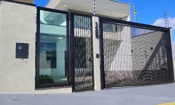 Imagem: Casa com três suítes e piscina