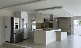 Imagem 5: Casa de condomínio para venda possui 477 metros quadrados com 4 quartos