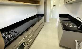 Imagem 6: Apartamento com 02 Dormitórios (sendo 01 suíte), varanda e 2 vagas de garagem. Localizado