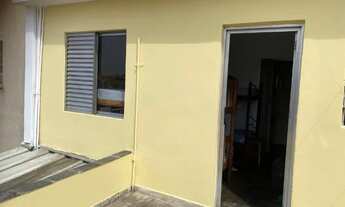 Imagem: Casa somente p mulheres Vaga em quarto