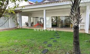 Imagem: Casa de condomínio em Avenida Adonias Cepellos