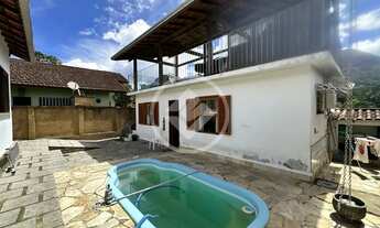 Imagem 3: Casa com 4 quartos e 186m² à venda por R$ 950.000 - Jardim Cascata - Teresópolis/RJ codigo