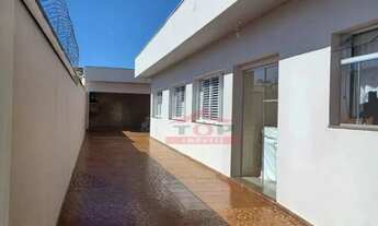 Imagem: Casa 3 dormitórios em Bairro Nobre