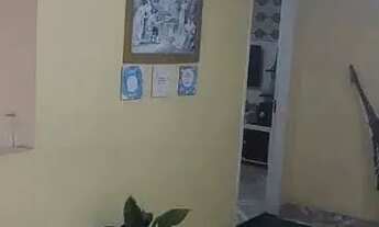 Imagem 5: Imóvel para venda tem 200 metros quadrados com 4 quartos