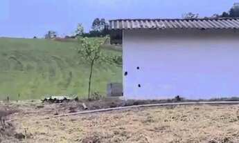 Imagem 3: He Terrenão 826m² com casa e nascente!