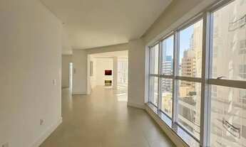 Imagem 3: 250 metros do mar meia praia itapema