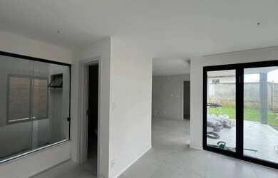 Imagem 2: Casa Duplex para Venda em Camaçari, Catu de Abrantes (Abrantes), 4 dormitórios, 3 suítes