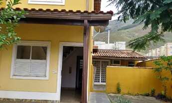 Imagem: VENDO CASA DUPLEX, COM DOIS QUARTOS, EM