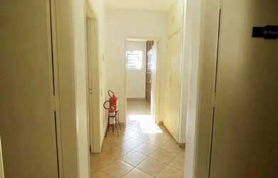 Imagem 6: Imóvel para aluguel e venda tem 271 metros quadrados com 8 quartos