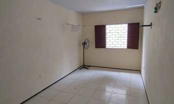 Imagem 6: Casa no Planalto Turu com 3 quartos e dois banheiros