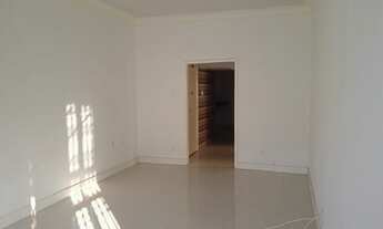 Imagem: Amplo Três Quartos no Humaitá com Vista