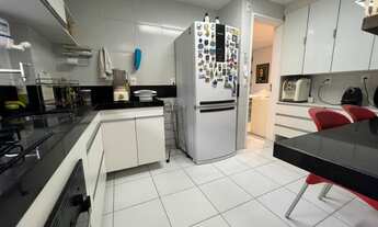 Imagem 6: Apartamento com 3 suítes, varanda , cozinha com dispensa e dce localizado na ponta verde