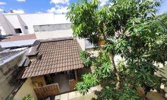 Imagem 2: Casa com 2 pavimentos, 4 quartos (1 suíte) no Condomínio Jardim Espanha