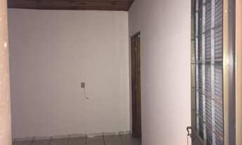 Imagem 3: Kitnet com quintal e garagem