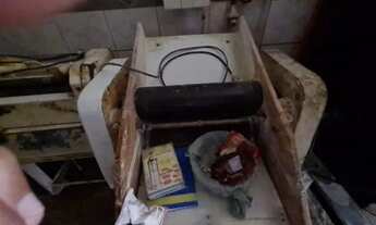 Imagem 7: Maquinario e frente de loja completa de padaria