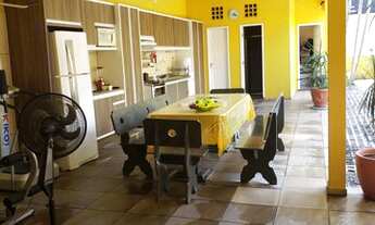 Imagem 4: Casa para fins comercial, semi mibiliada, climatizada, 6 quartos sendo 4 suítes, piscina.