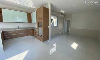 Imagem 3: Marina Rio Belo / Térrea 450m² 4 suítes / com modulados e climatizada / quintal amplo