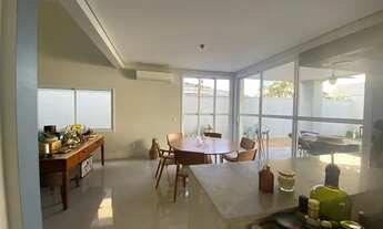 Imagem 2: Casa de condomínio sobrado para aluguel e venda com 285 metros quadrados com 3 quartos