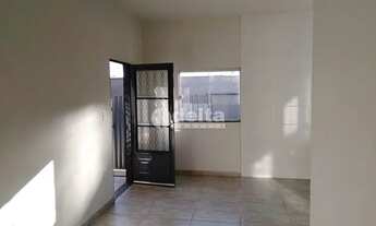 Imagem 2: Casa para aluguel, 2 quartos, 1 vaga, Pampulha - Uberlândia/MG