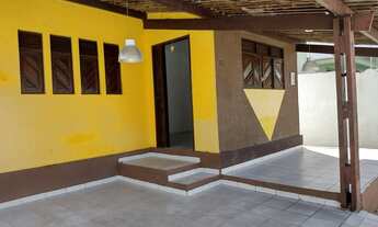 Imagem: Casa térea, com duas salas, tres quartos