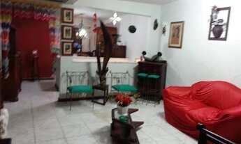 Imagem: Casa triplex com piscina