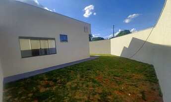 Imagem 5: Casa 2 Quartos de Esquina com 1 suíte, blindex, quintal grande, Preço abaixo do mercado