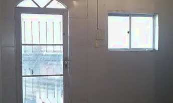 Imagem 4: Alugo Conjugado Quarto, pia, banheiro e área - R$ 350,00