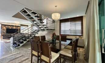 Imagem 2: Casa de condomínio para venda tem 316 metros quadrados com 4 quartos