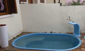 Imagem 2: Sobrado com piscina venda da chave